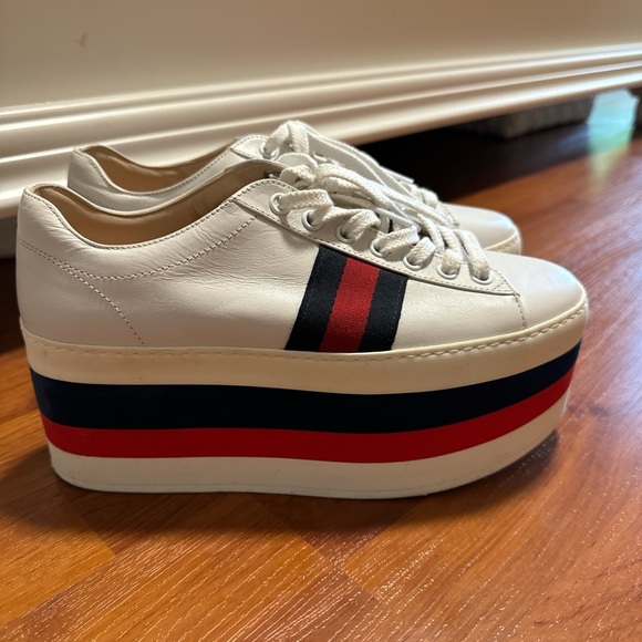 Gucci Peggy white leather platform shoes! - Picture 3 of 5